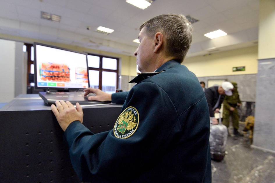 Rossiyada chegarachilar endi telefon va noutbuklarni tekshira oladi